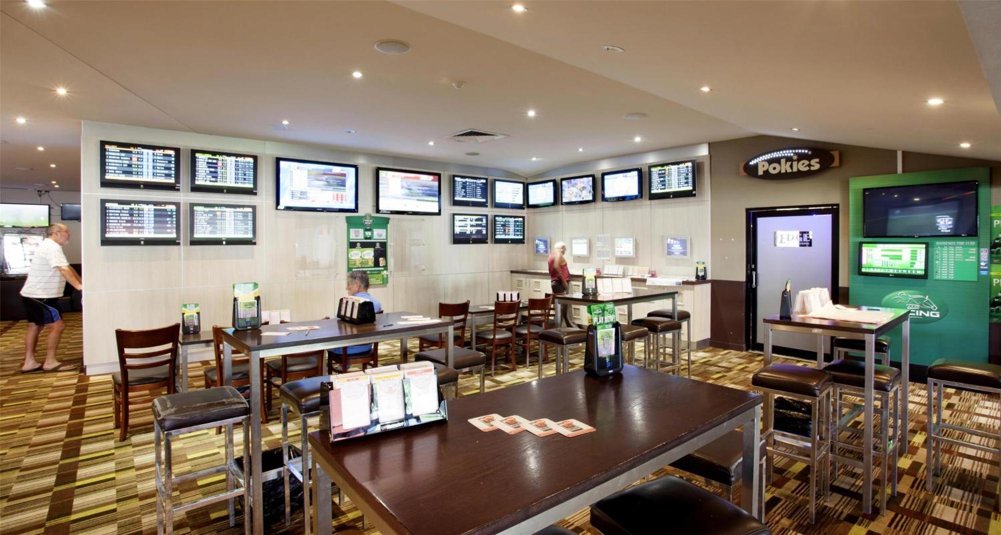 Nightcap At Edge Hill Tavern Cairns Buitenkant foto